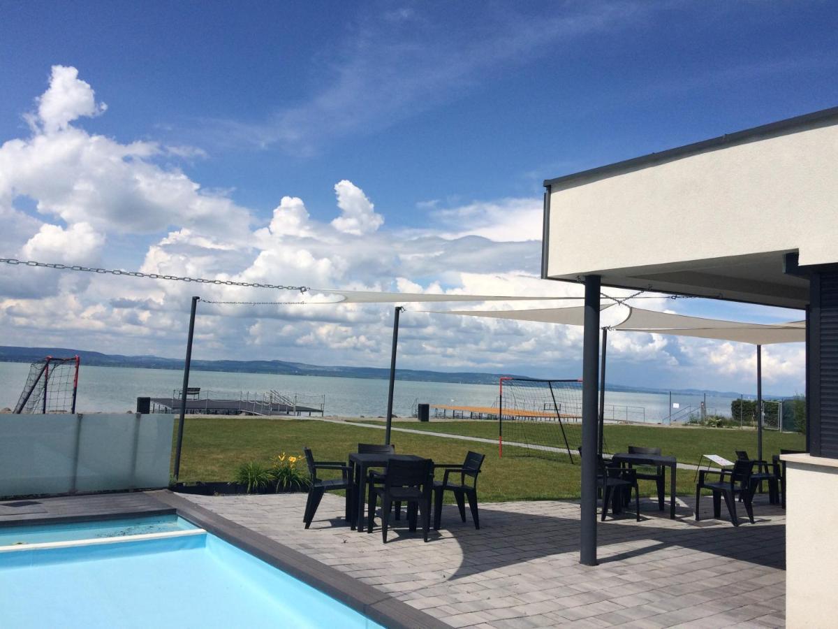 Lelle Marine Resort Malna Apartman Balatonlelle Buitenkant foto